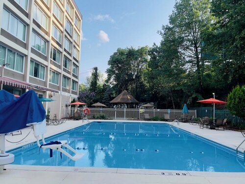 Executive Inn - Fort Lee, Забронировать Отель Отели Нью-Джерси с парковкой, Парковка