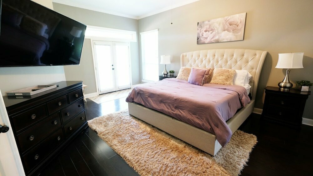5Bdrm 3.5Bath 12Beds - HOME BIG AS TEXAS