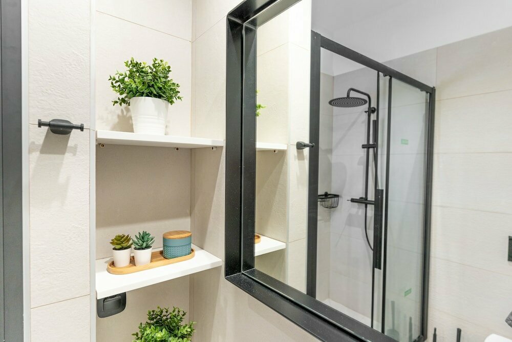 Elegant Apartment next to Historic Sites