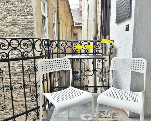 Bright Side Apartment, Забронировать Апартаменты/квартира Отели Будапешта с парковкой, рядом с Станция метро Kalvin Square, Парковка