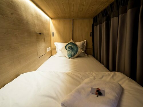 Bed in 8-bed Mixed Thalay Cha Am by Tha A Co-living With a Million Dollar View - Hostel, Забронировать Хостел Хостелы Района Ча-Ам, Хостел