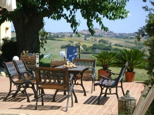 Country House La Tana della Lepre, Забронировать Отель Отели Чинголи с парковкой, Парковка