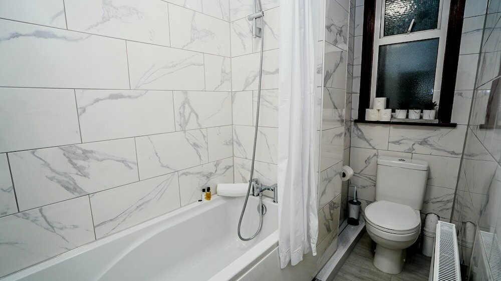 Cozy 2 bed Apt with Private Garden