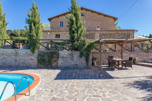 Podere Albereto, Забронировать Апартаменты/квартира Отели Буонконвенто с парковкой, Парковка