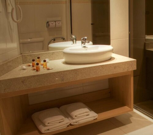 Hotel Ema Palace, Забронировать Отель Недорогие отели Сан-Жозе-дус-Кампуса, недорого