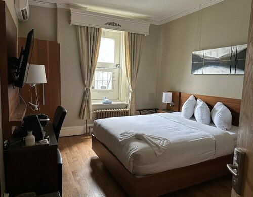 Hotel Ermitage, Забронировать Отель Отели Квебека с парковкой, рядом с Samuel de Champlain Statue, Парковка
