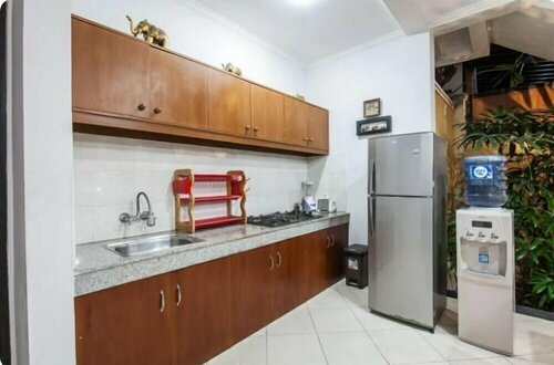 SMV -2BRPool- SANDAT · 2BR Private Pool Walk to Beach and Shops Legian, Забронировать Дом для отпуска Отели в центре Легиан, в центре, Парковка