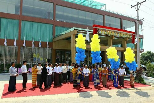 Famous Hotel Loikaw, Varaa Hotelli Loikaw Myanmar