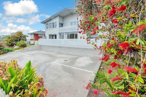 Sunny Three Bedroom Pakuranga Delight, Забронировать Отель Окленд регион Окленд