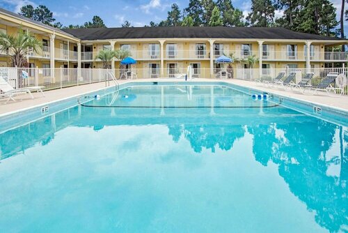 Ramada by Wyndham Walterboro, Забронировать Отель Отели Южной Каролины с парковкой, Парковка