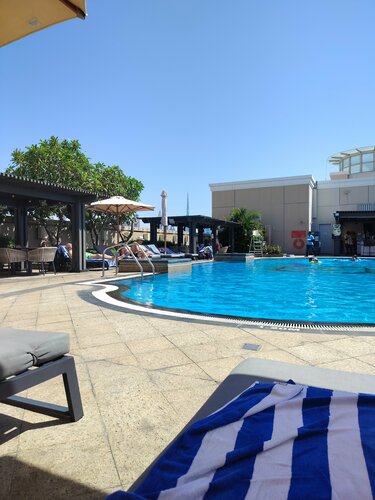 Crowne Plaza - Dubai Jumeirah by IHG, Забронировать Отель Отели Джумейра с бассейном, Бассейн