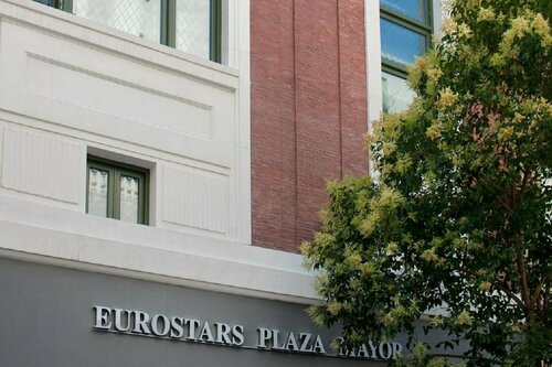 Eurostars Plaza Mayor, Забронировать Отель центр города Мадрид, рядом с Театр «Сирко-Присе»