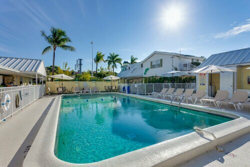 Lemon Tree Inn, Забронировать Отель Отели Нейплс 3 звезды, рядом с Ole Marina Docks, 3*
