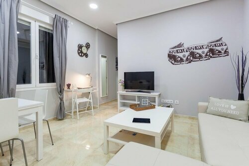 Charming Apt. Historic District - Sol, Забронировать Отель Мадрид Провинция Мадрид, рядом с Арабская стена