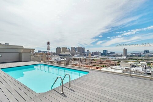 Bright Studio Apartment w Stunning Roof-top Pool, Забронировать Апартаменты/квартира Апартаменты Cape Peninsula, Апартаменты/квартира