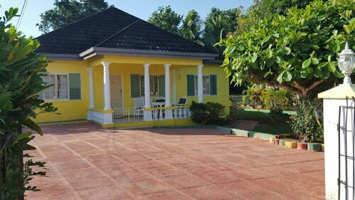 Ocho Rios Almond Tree Villas