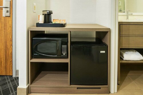 Comfort Inn & Suites, Prenota Hotel Hotel a Ontario con parcheggio, Parcheggio