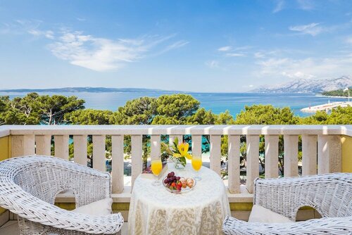 Hotel Villa Bacchus, Забронировать Отель Отели Сплитско-Далматинской жупания 4 звезды, 4*