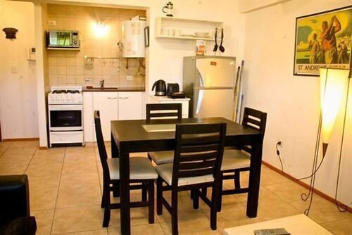 Departamentos Bariloche, Забронировать Отель Отели Рио-Негро с парковкой, Парковка