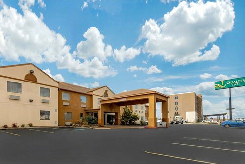 Quality Inn West Memphis, Book Hotel Hoteller i Ozark med pool, Swimmingpool