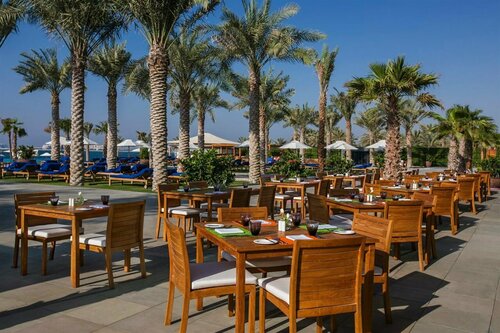 DoubleTree by Hilton Dubai Jumeirah Beach, Забронировать Курортный отель Дубай-Марина , рядом с Jumeirah Beach Residence Tram Station 2