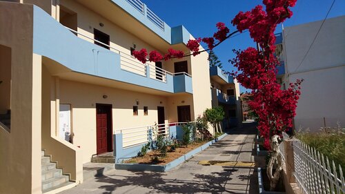 Frank Apartments, Забронировать Апартаменты/квартира Отели Амудара с бассейном, Бассейн