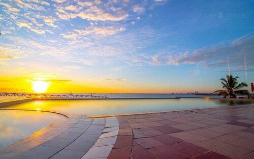 Golden Tulip Dar Es Salaam, Buchen Sie Hotel Hotels in Daressalam mit Parkplatz, Parkplätze