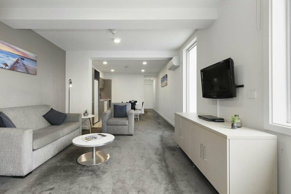 Cosmopolitan Hotel and Apartments