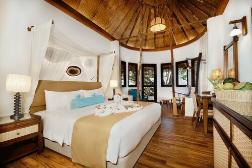 Makunudu Island, Varaa Lomakeskus Makunudhoo 