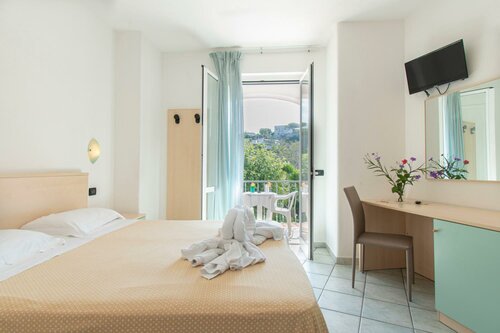 Hotel Park Victoria, Book Hotel Hoteller i Forio d'Ischia med måltider, Halvpension / Fuldpension