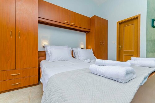 Apartments Vila Jelka, Забронировать Апартаменты/квартира Отели Острова Хвара с парковкой, Парковка