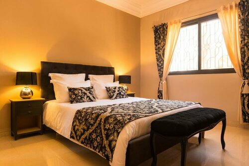 Villa Renaissance, Book Villa Villaer i Dakar, Villa