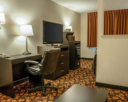 Econo Lodge Inn & Suites Santa Fe South, Забронировать Отель Санта-Фе Нью-Мексико