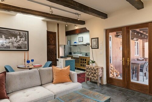 Casa Galeria - Luxury Rental With Hot Tub, Walk Everywhere, Забронировать Дом для отпуска Санта-Фе Нью-Мексико