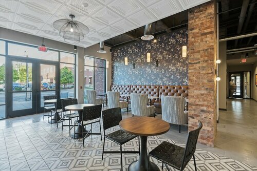 Yugo Guest Suites, Забронировать Гостевой дом Урбана Шампейн, рядом с Францисканский медицинский центр Сердца Пресвятой Девы Марии