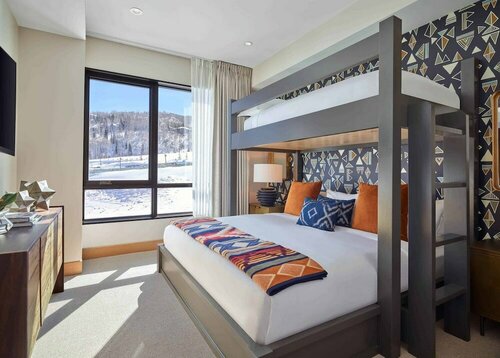 Luxury 3 Bedroom Ski in