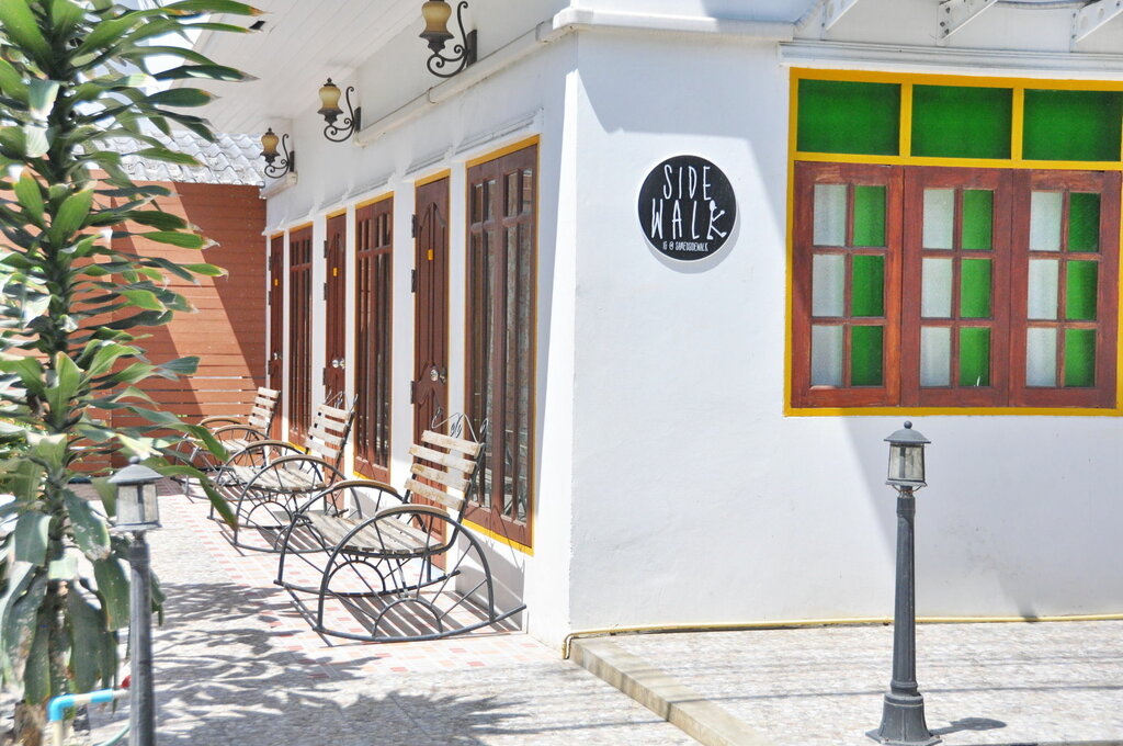 Sidewalk Boutique Hotel and Cafe