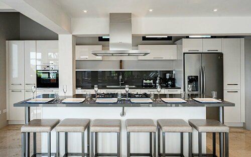 Stunning Villa With Infinity Pool & Outdoor Kitchen! Across From Marriott!, Book Villa Palm Beach. Sommerhuse, Hytte