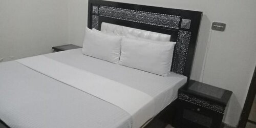 Hotel Decent Lodge, Book Hotel Hoteller i Multan med parkering, Parkering