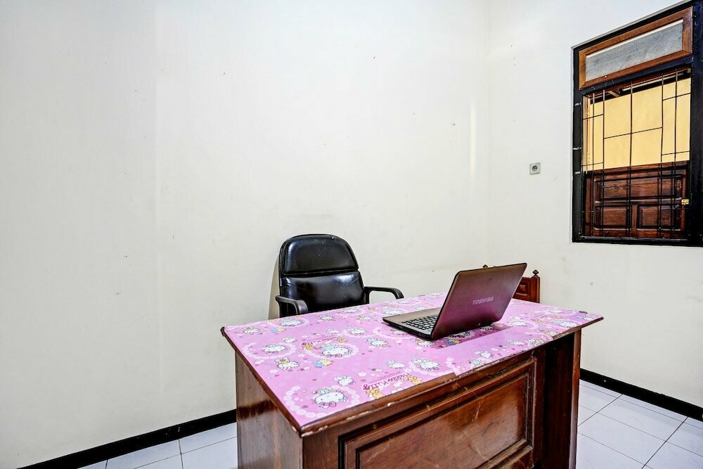 Oyo Life 92785 Wisma Trubus Syariah