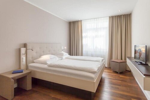 Hotel Meersinn, Забронировать Отель Отели Бинц с бассейном, рядом с Санаторий в Бинце, Бассейн