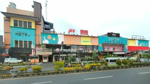 Sans Sunset Point Seminyak, Забронировать Отель Отели Бадунг с бассейном, Бассейн