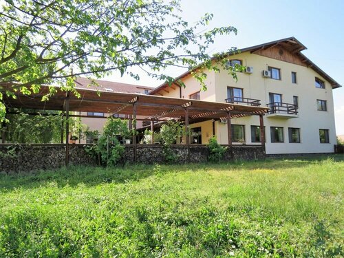 Kolpinghaus, Rezervovat Penzión Hotely v Carpathians - Romania s parkováním, Parkování