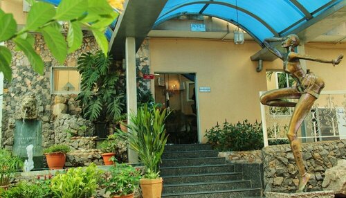 De-vine Plus Hotel and Suites, Varaa Hotelli Hotellit Lagos State aamiaisella, Aamiainen