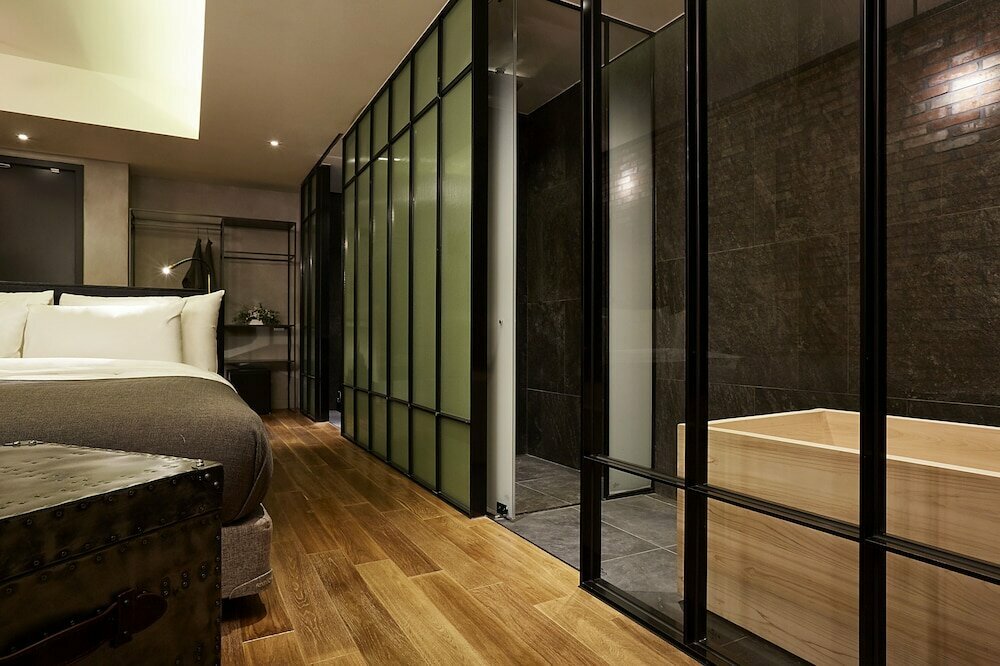 Nine Brick Hotel