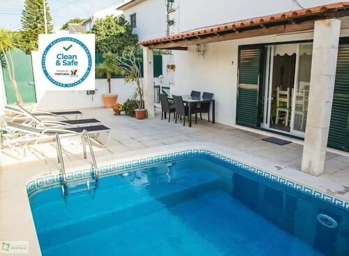 Help Yourself Hostels - Carcavelos Coast, Rezerwuj Hotel Hotele w Lisbon Region z basenem, Basen