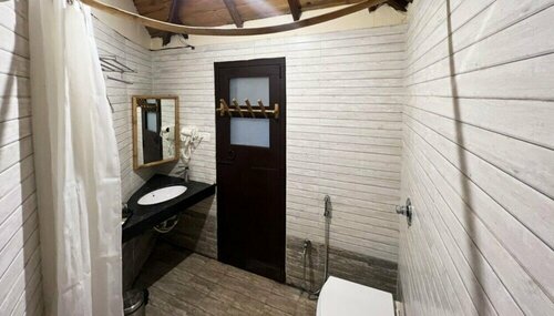 La Kamp Resort, Забронировать Отель Отели Бхудж с парковкой, Парковка