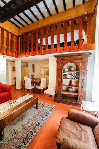 Traditional apt Close to The Duomo - private yard!, Забронировать Апартаменты/квартира Апартаменты Флоренции, Апартаменты/квартира
