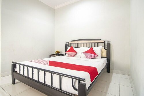 Hotel Maya by OYO Rooms, Забронировать Отель Отели Купанг с парковкой, Парковка