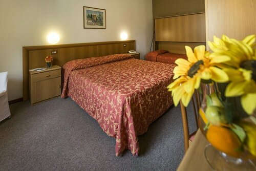 Hotel Livia, Забронировать Отель Отели Гарньяно с питанием, Пансион